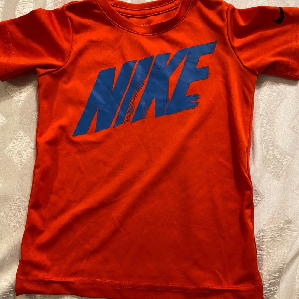 Kids Nike dri fit shirt